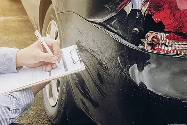 Haftpflichtgutachten erstellen lassen.